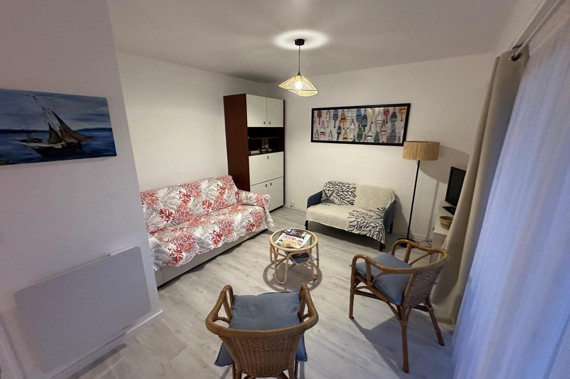 With Balcony - 2 Min And Aquabaule Apartment *